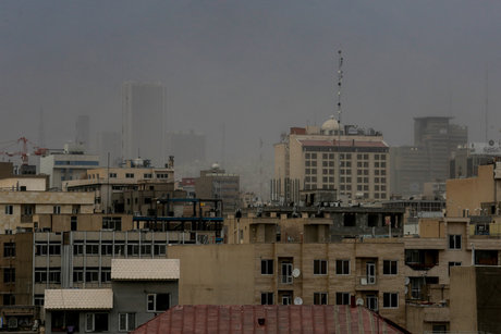گرد و خاک در آسمان تهران